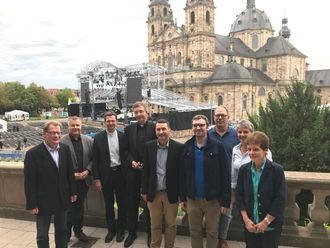 Foto (M. Ziegler): E. Schütz, Th. Ebert, Pfr. Th. Renze, Bischof Dr. M. Gerber,  St. Flicker, M. Golla, Ch. Heigel, B. Müller, M. Struß 